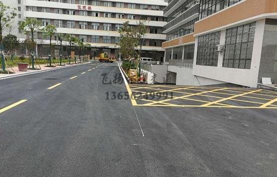 蘇州廣場(chǎng)道路交通設(shè)施標(biāo)志和道路劃線多少錢?