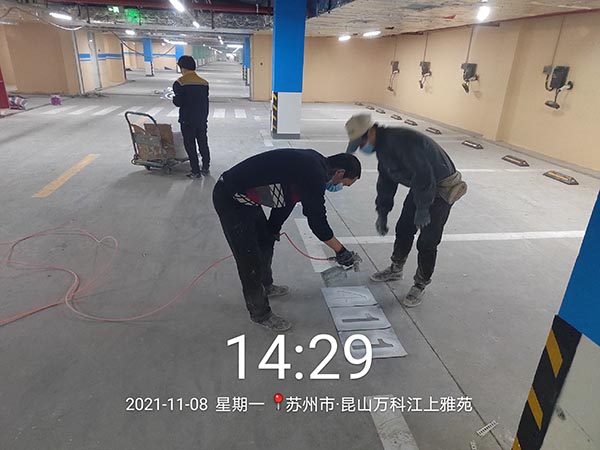 道路劃線，車位劃線，停車位劃線