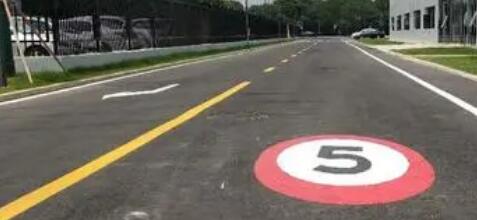 選擇飛揚市政,讓您的廠區路面劃線更加專業、耐用、美觀 選擇飛揚市政,讓您的廠區路面劃線更加專業、耐用、美觀