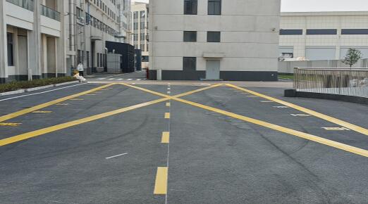 蘇州專業廠區劃線施工,筑牢安全根基,賦能企業騰飛 蘇州專業廠區劃線施工,筑牢安全根基,賦能企業騰飛